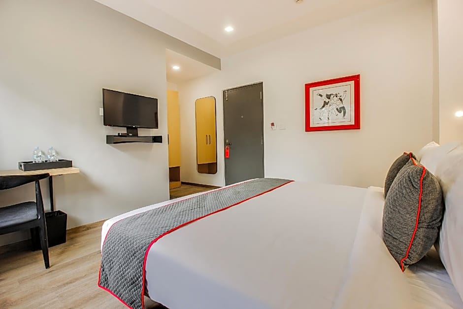 Super Townhouse 359 Begumpet Near Hyderabad Central