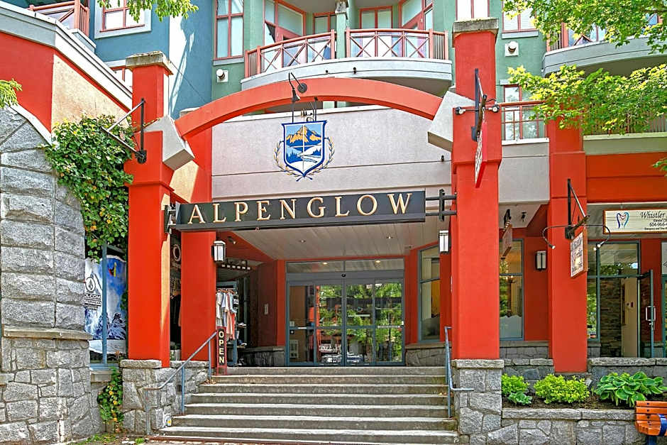 Alpenglow Lodge Two Bedroom Apartment with Private Hot Tub by MVA