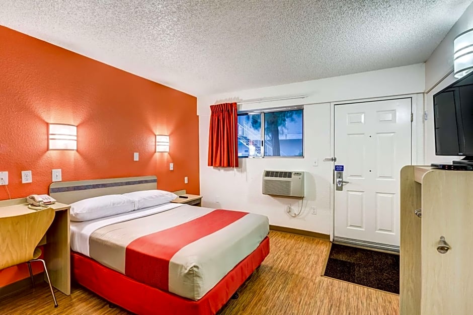 Motel 6-Wheat Ridge, CO - West - Denver North