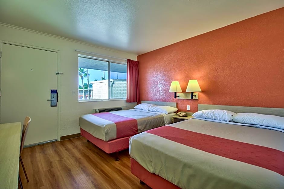 Motel 6-Youngtown, AZ - Phoenix - Sun City