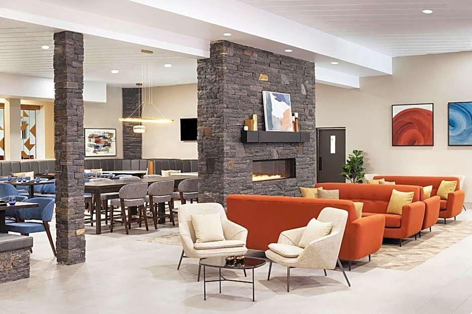 Delta Hotels by Marriott Grande Prairie Airport