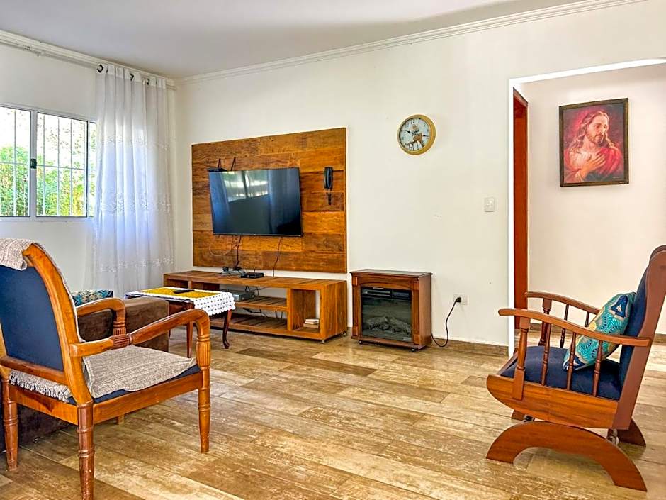 Casa de campo com Wi-Fi, piscina e churrasqueira