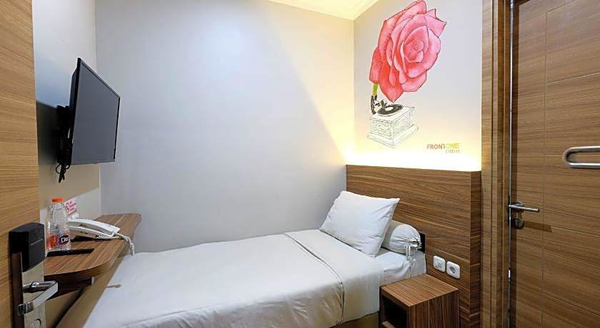 Front One Budget Malioboro