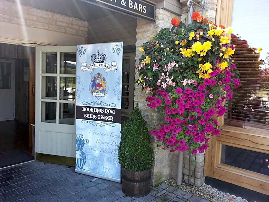 Sturdy`s Castle - Historic Coaching Inn near Blenheim Palace, Oxfordshire