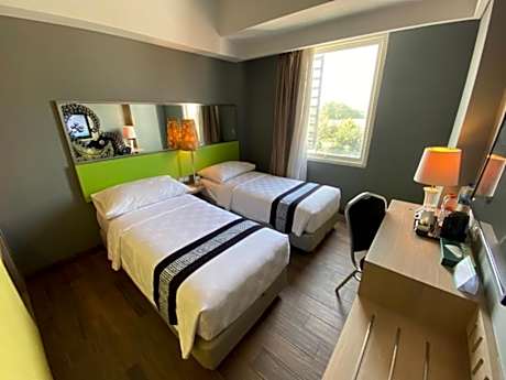 Deluxe Twin Room Only