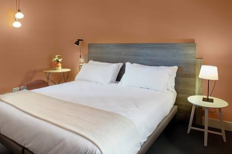 Double or Twin Room with Private Bathroom