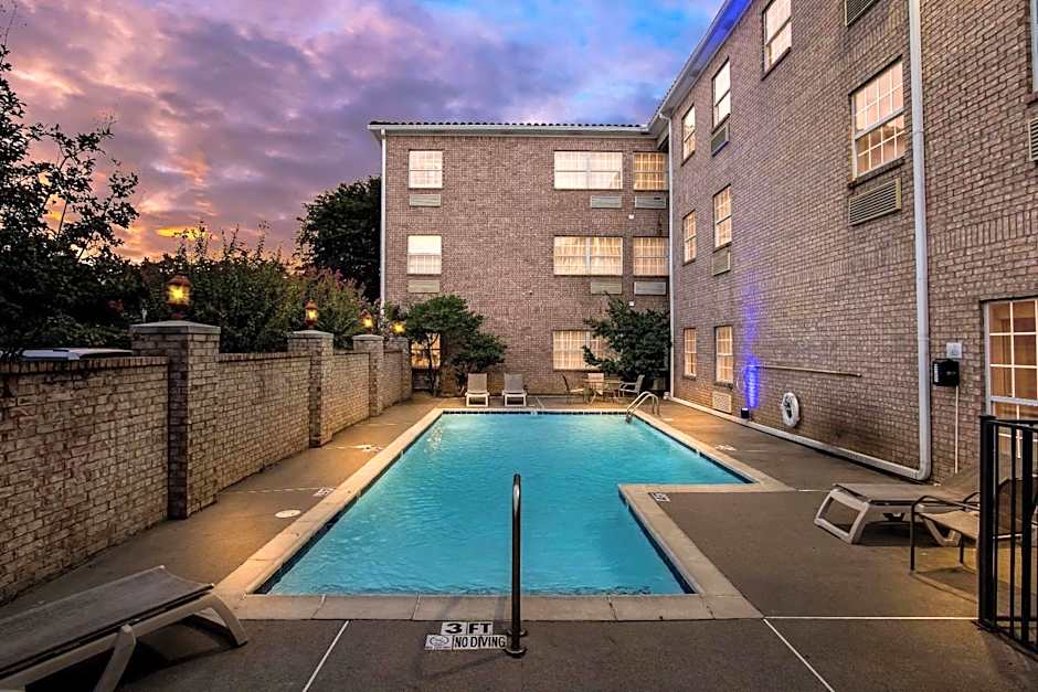 MainStay Suites Addison-Dallas