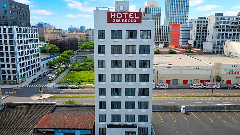 hotel365