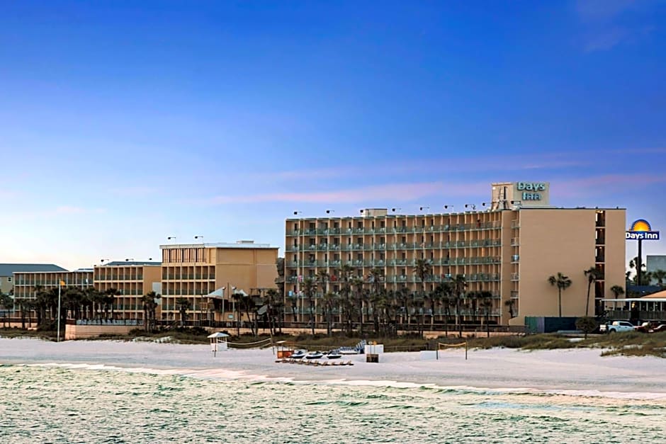 Days Inn by Wyndham Panama City Beach/Ocean Front