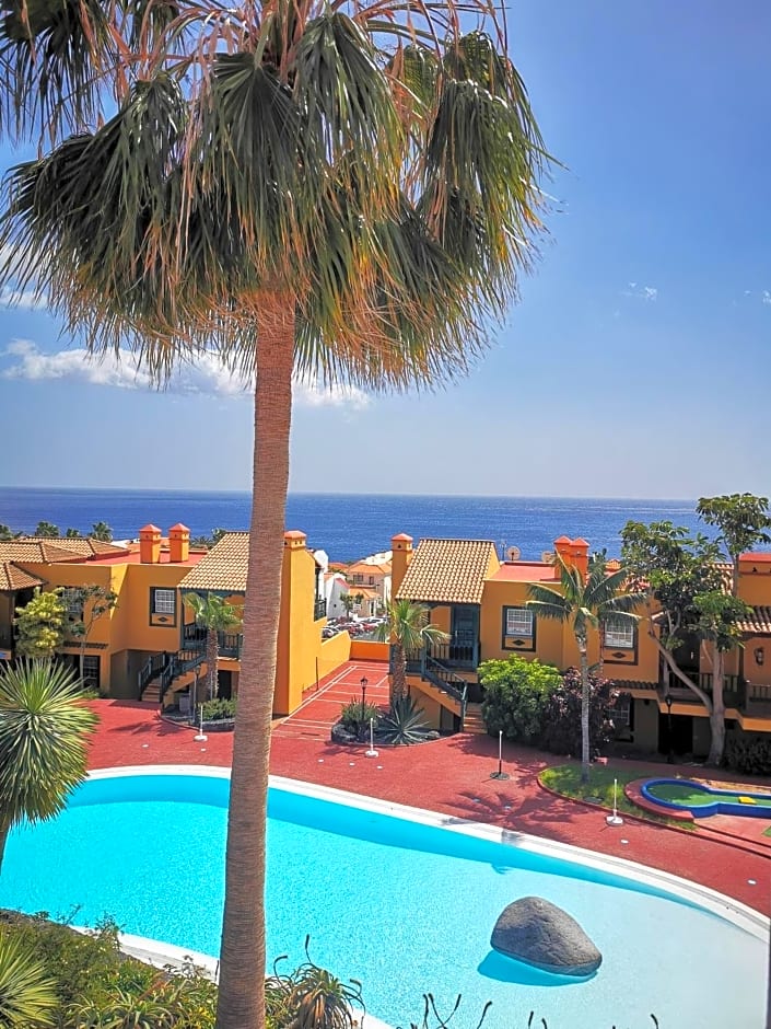 Apartamentos Oasis San Antonio