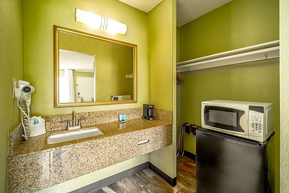 The Buena Park Hotel & Suites