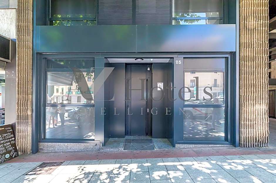 AYZ Princesa-Auto check-in property