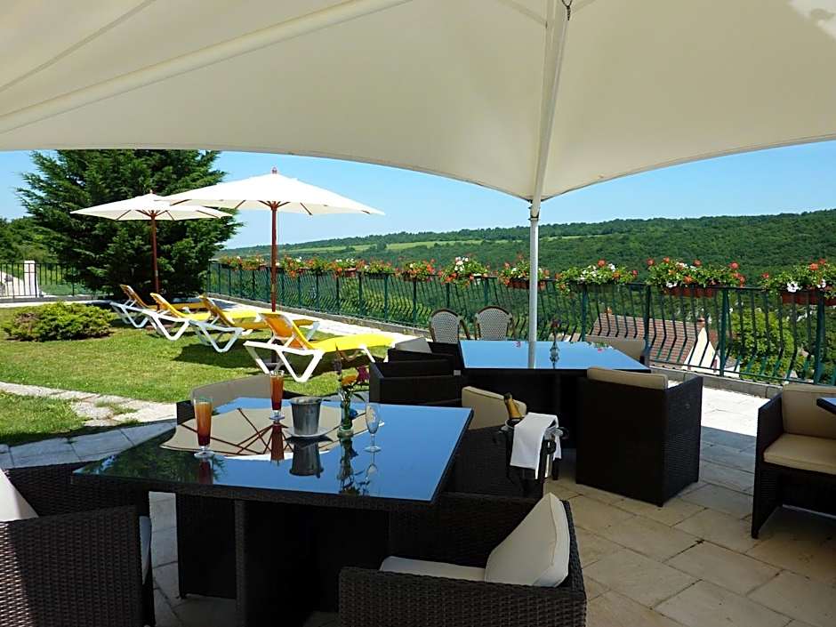 Auberge Du Camp Romain