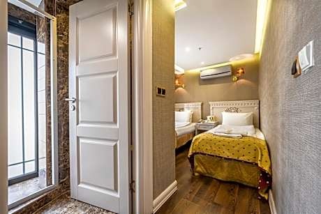 Twin Room with City View