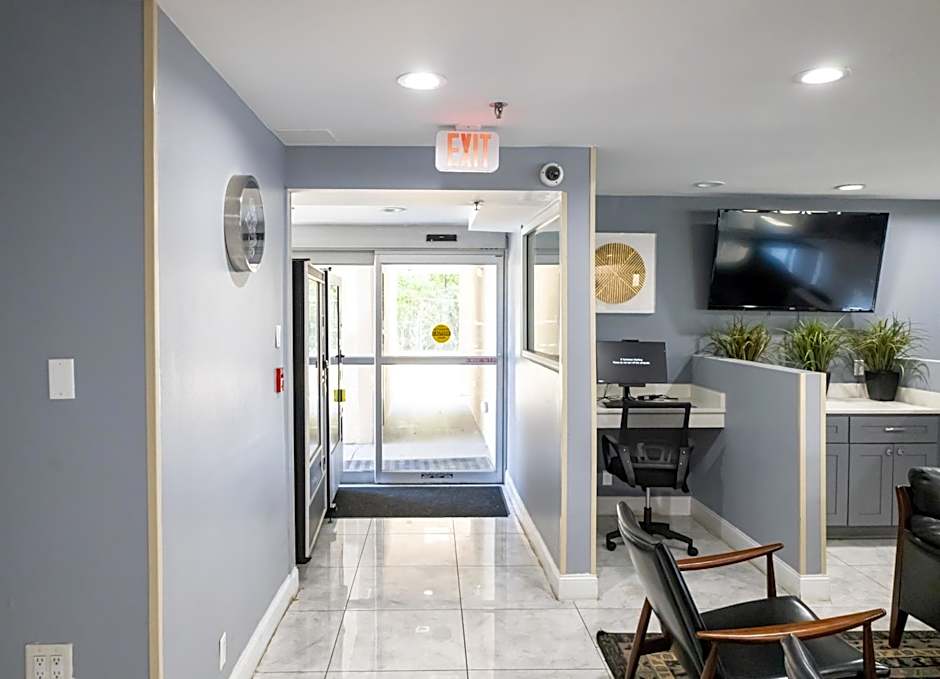 Baymont by Wyndham College Park Atlanta Airport South