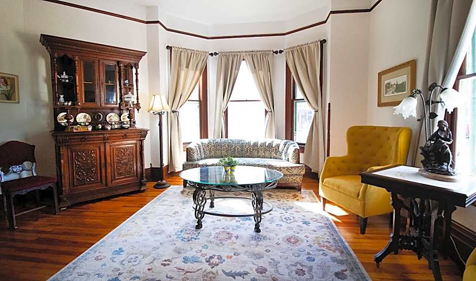 Sweetwater Branch Inn Bed And Breakfast