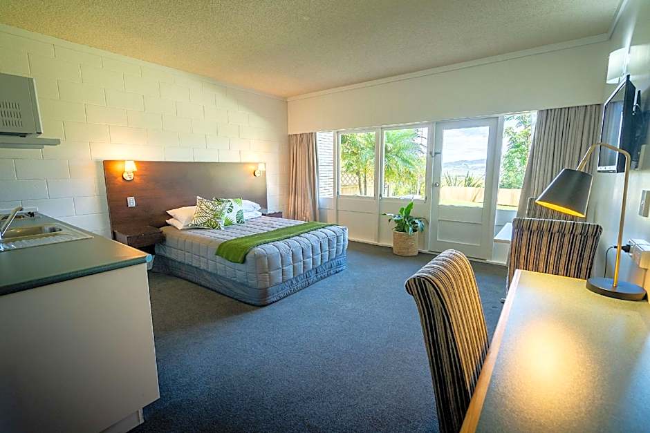 Photo 1 of 2 of 1 Queen Bed and 1 Twin Bed Suite, Accessible