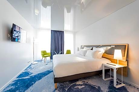 Urban Chic Standard Room with Bath