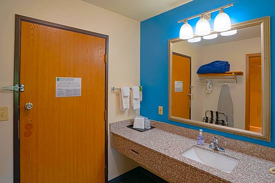 OYO Hotel Redwood Falls near Jackpot Casino