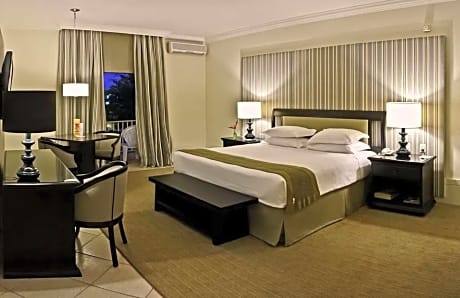 JUNIOR SUITE KING BED