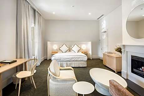 The Stirling Hotel