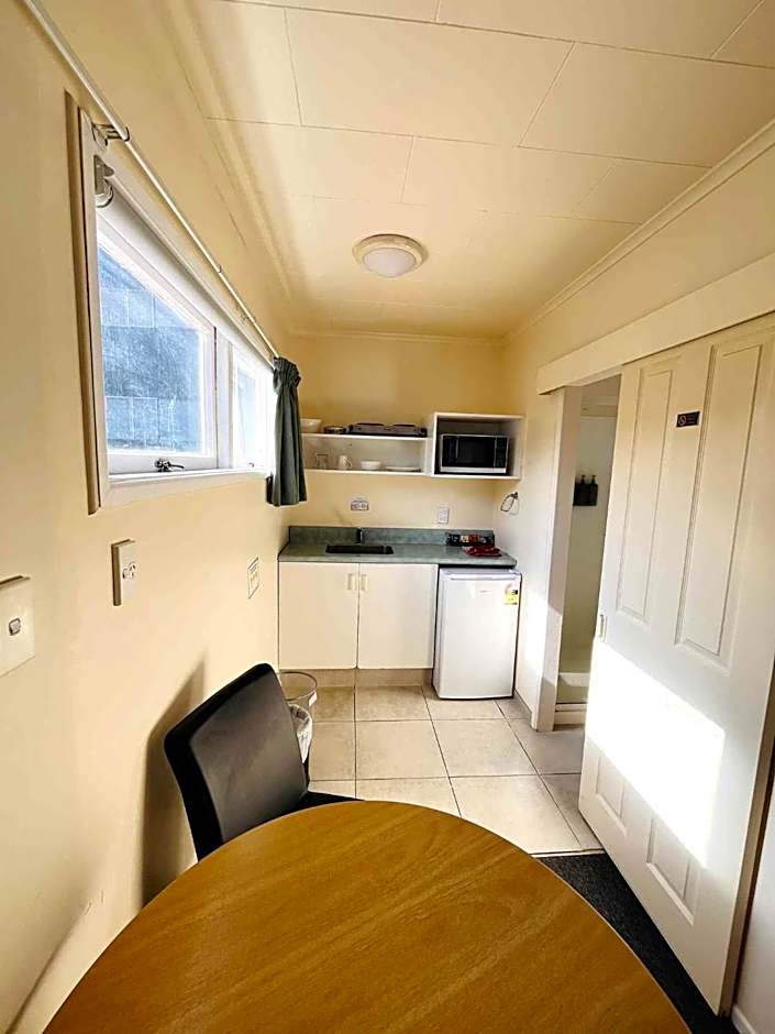 Kowhai & Colonial Motel