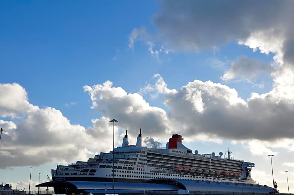 room2 Southampton Hometel