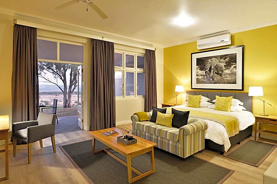 Founders Lodge by Mantis