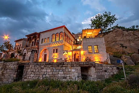 Kapalos Cave Hotel