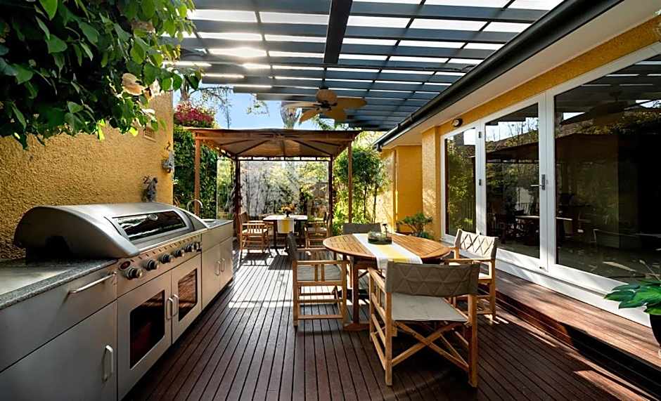 Plantation House At Whitecliffs