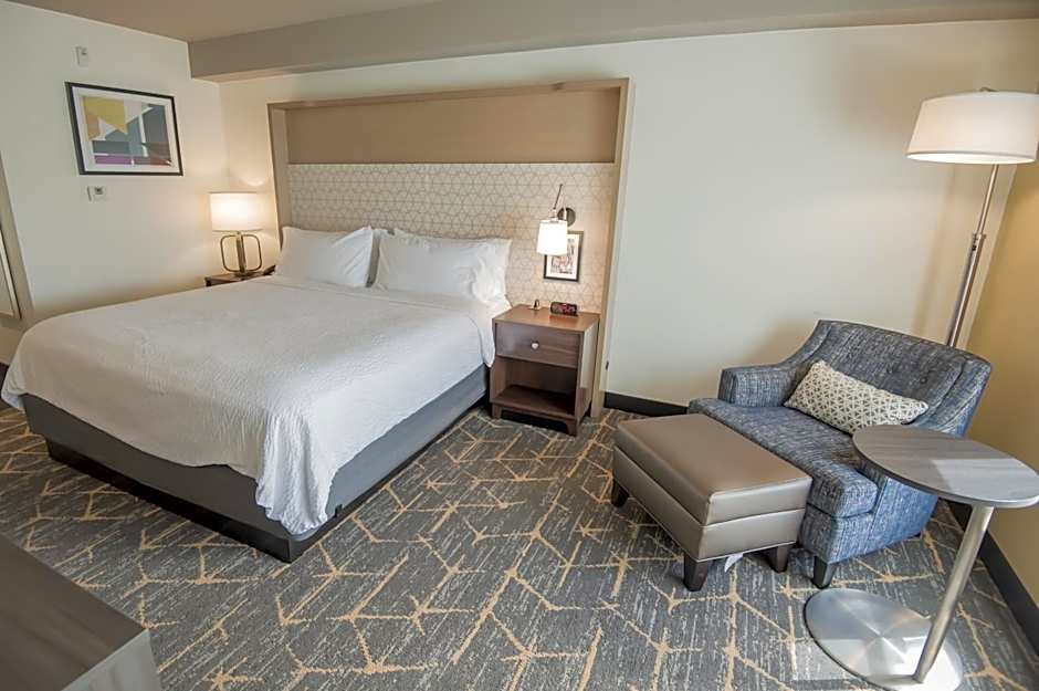 Holiday Inn & Suites Oakland - Airport by IHG