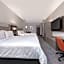Holiday Inn Express Hotel & Suites Winnie By IHG