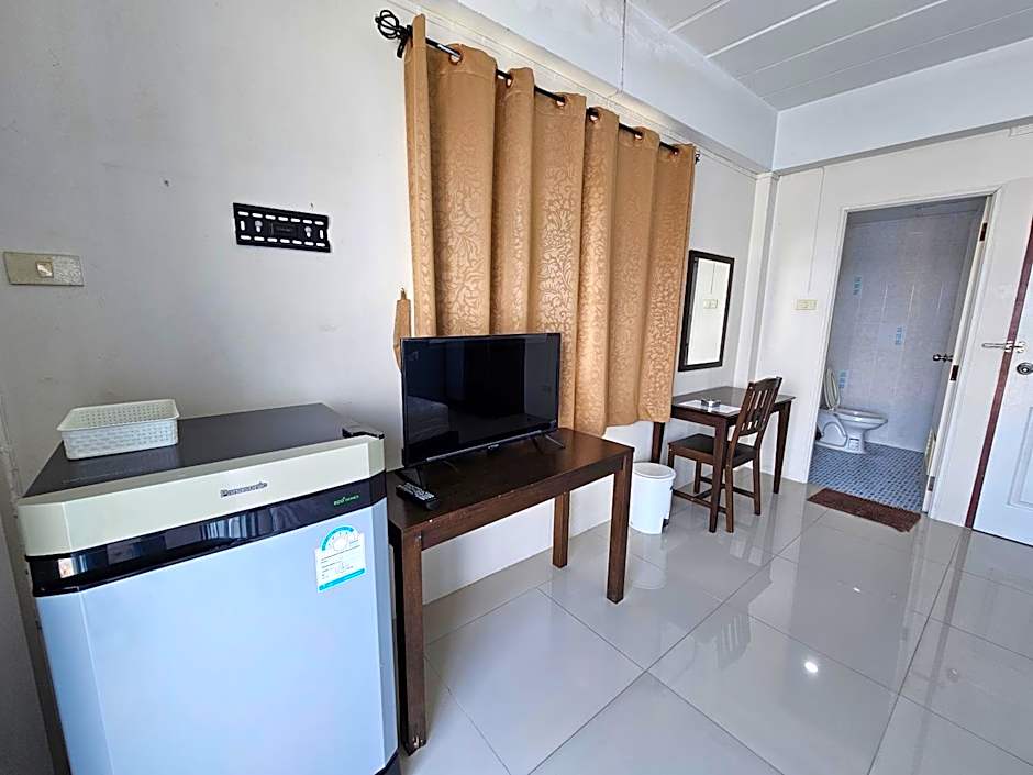 Si Fah at Bangsaen Hotel