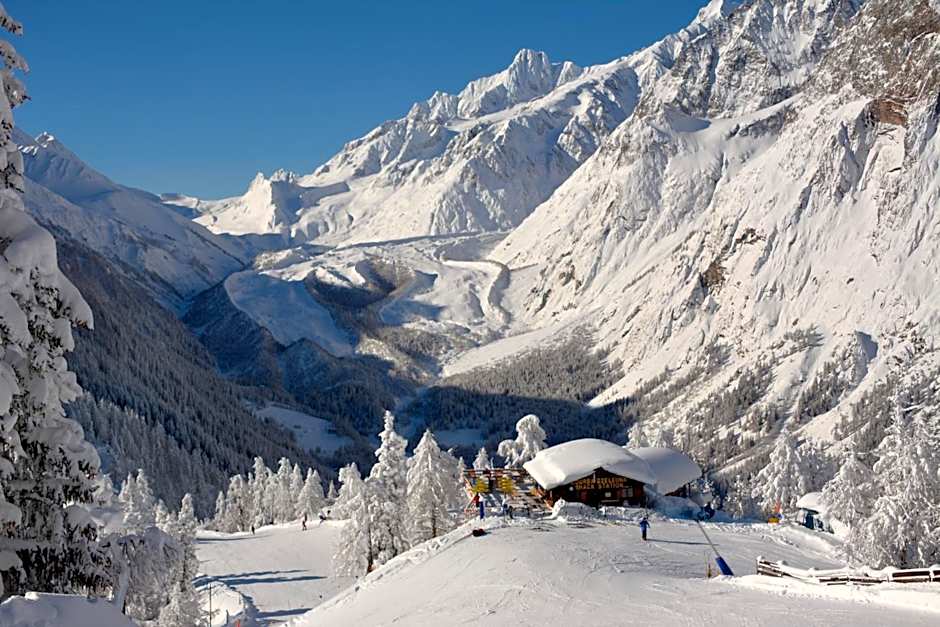 Le Massif Hotel & Lodge Courmayeur - The Leading Hotels of the World