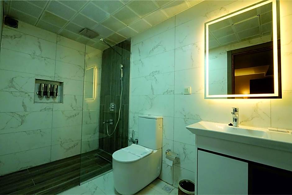 VARYANT HOTEL