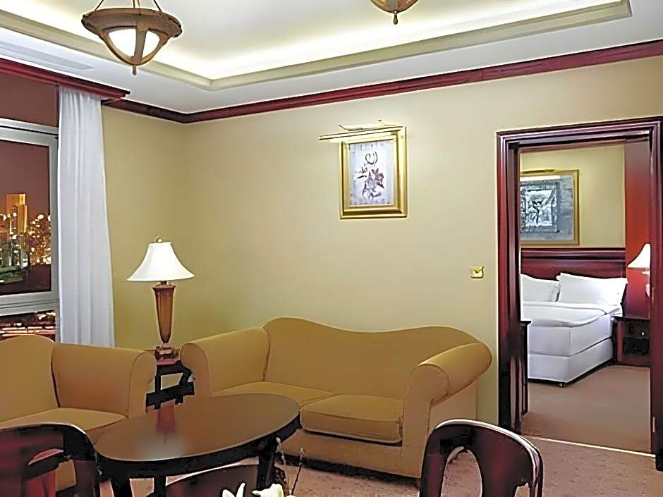 Habtoor Metropolitan Palace Hotel