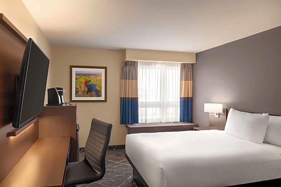 Microtel Inn & Suites by Wyndham Aurora