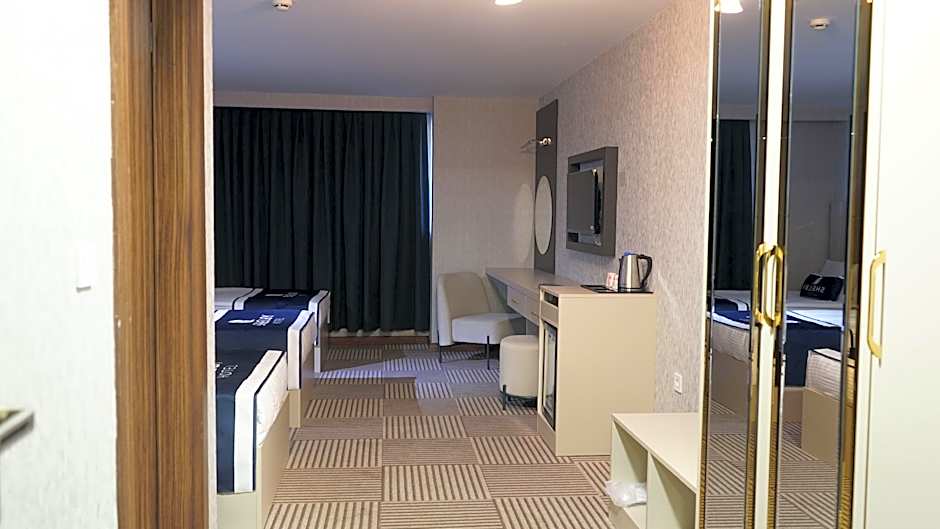 Shelby Hotel
