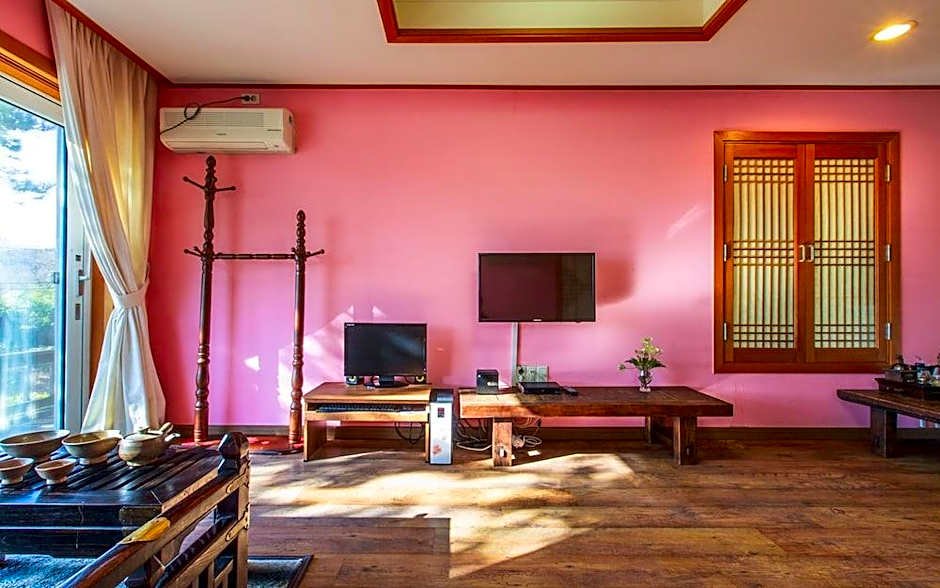 Casa Seorak Bed and Breakfast