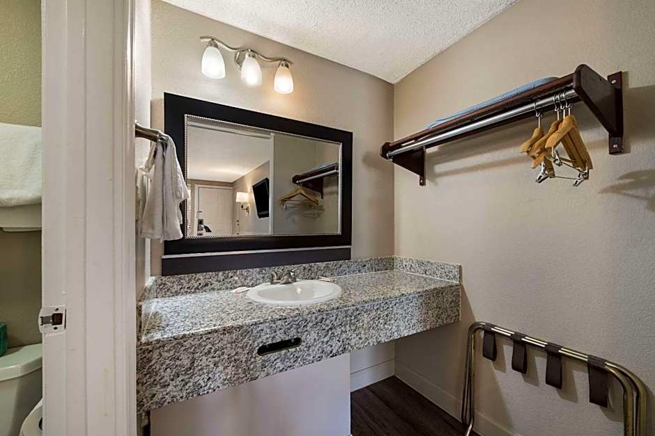 Rodeway Inn Charlotte Airport Area