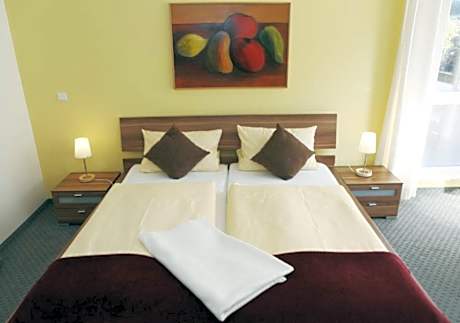 Apartment-Eigenes Badezimmer-Gartenblick-Terrasse