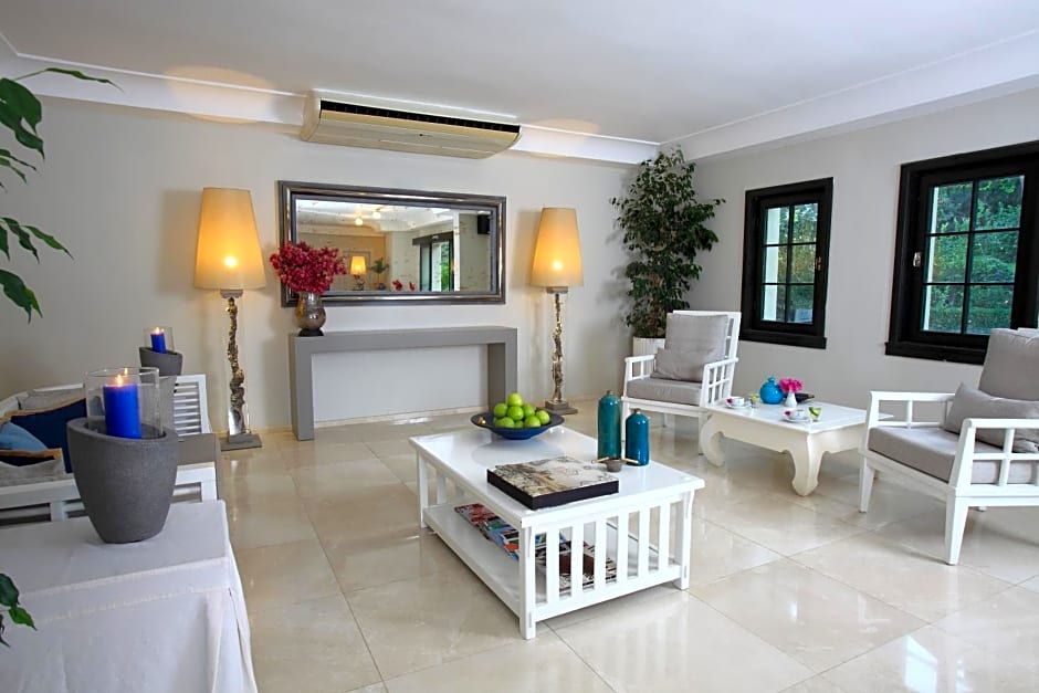 Zeytinada Hotel