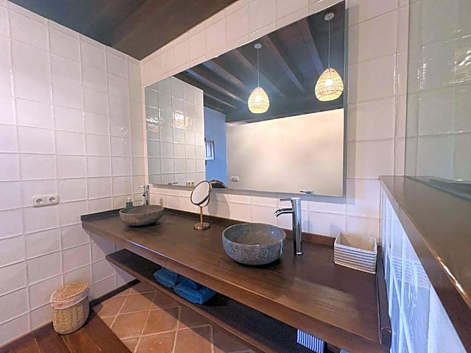 Casa del Armiño - Historic Boutique Hotel in Toledo Old Town
