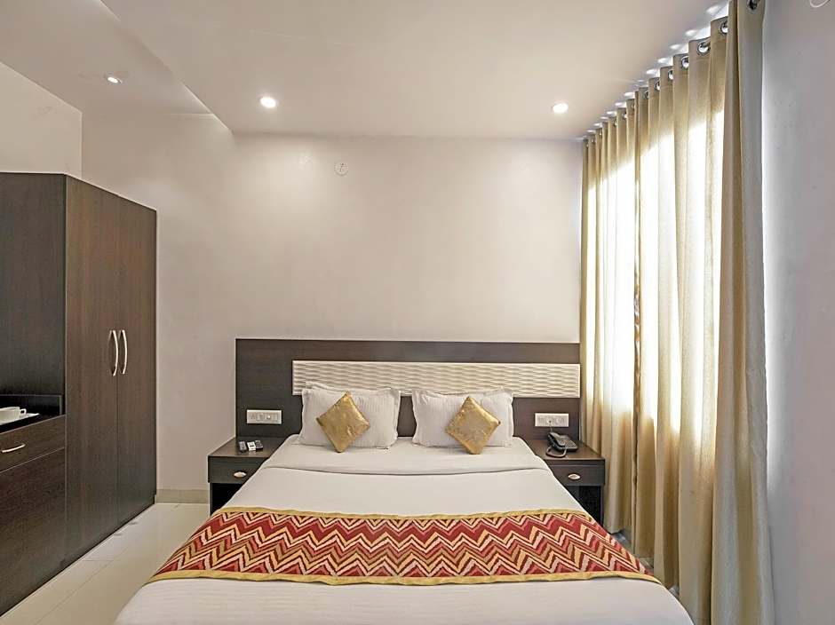 Hotel Anchal Villa By YB Hotels