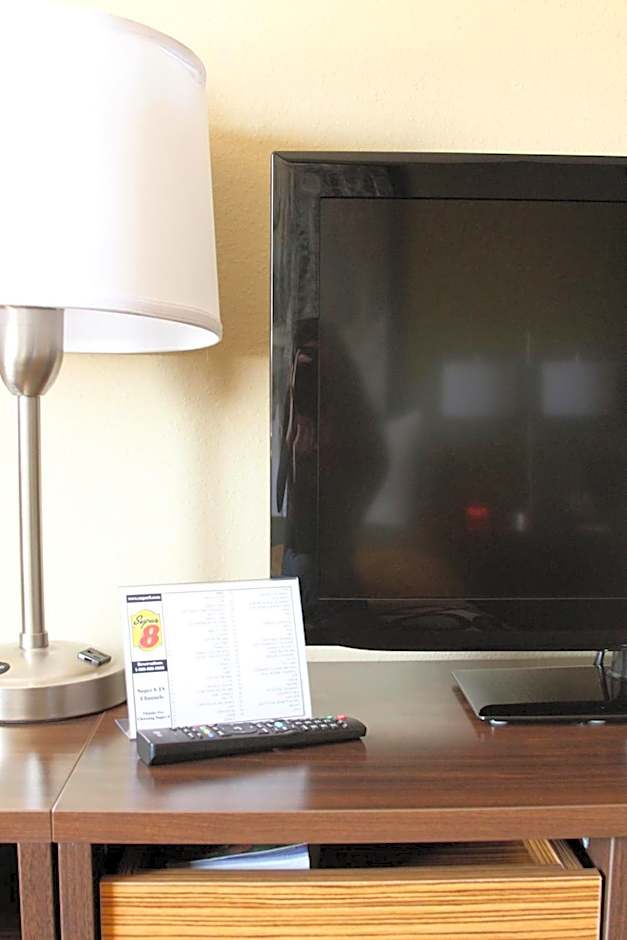 Super 8 by Wyndham Montrose