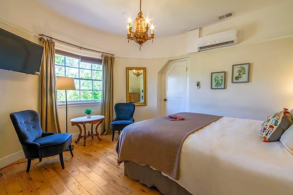 Cedar Gables Inn