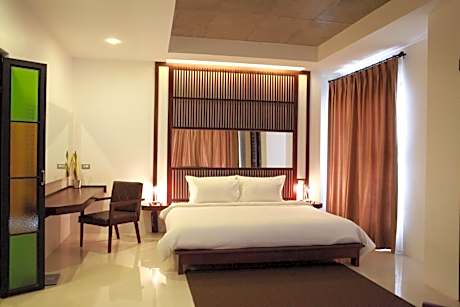 Junior Suite with Balcony