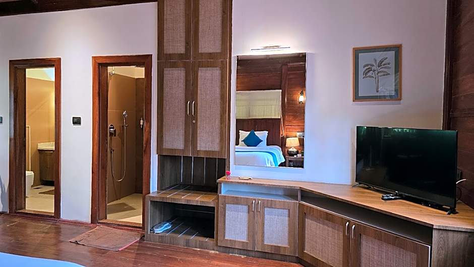 Shanthi Kunnj Riverside Exotica