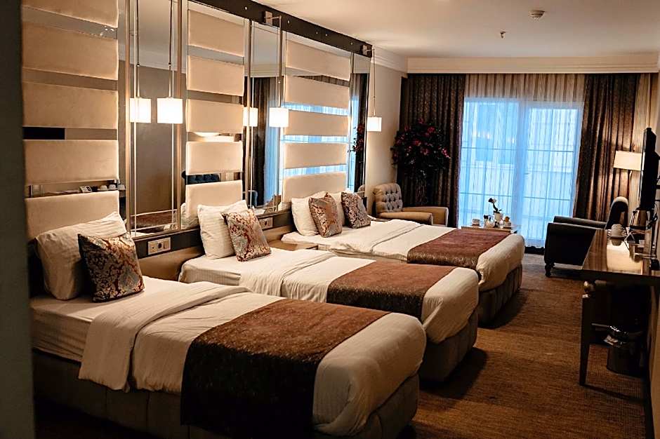 Elite World Nest Van
