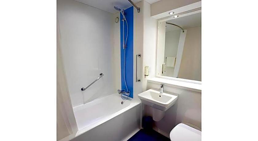 Travelodge Perth Broxden Junction